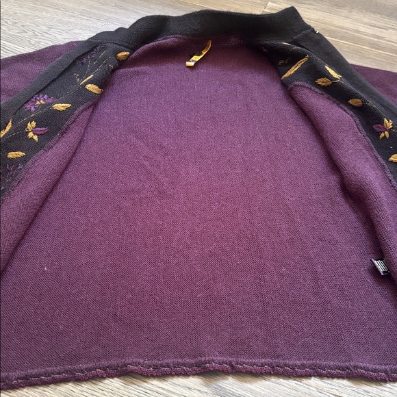 Alpaca Fashion |Made in Peru Purple Floral Embroidered Zip Up Sweater Size Large - Picture 9 of 13